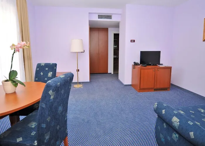 Отель Kastel 4*