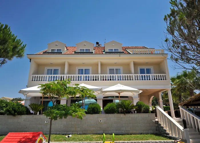 Otel Kastel 4*