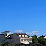 Kastel 4*
