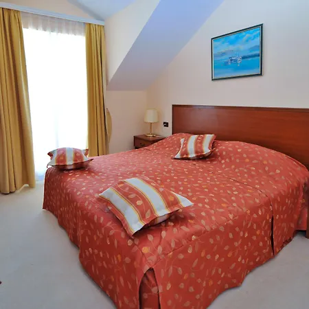 Kastel 4* 포블랴나